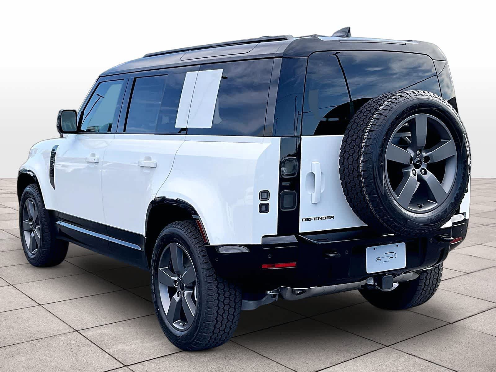 New 2026 Land Rover Defender 110 X-Dynamic SE AWD/4WD image 3