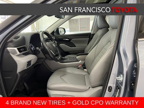 Certified 2021 Toyota Highlander XLE AWD/4WD image 11