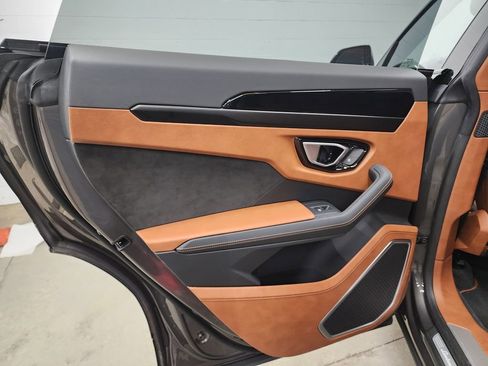 Used 2022 Lamborghini Urus image 25