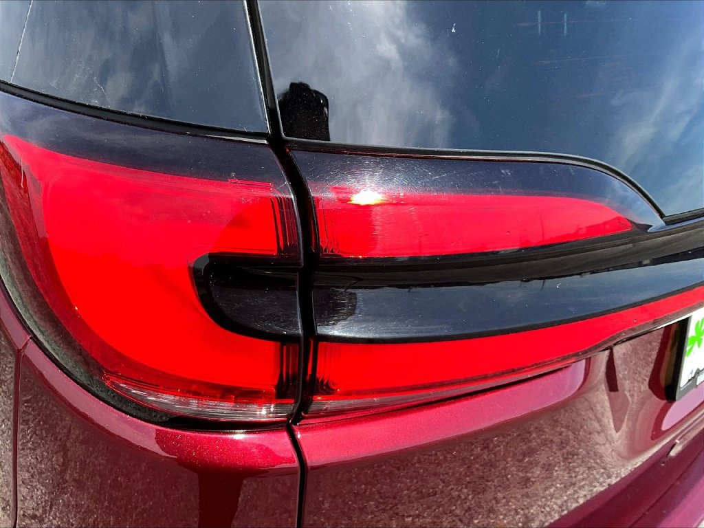 Used 2023 Chrysler Pacifica Touring-L FWD image 24