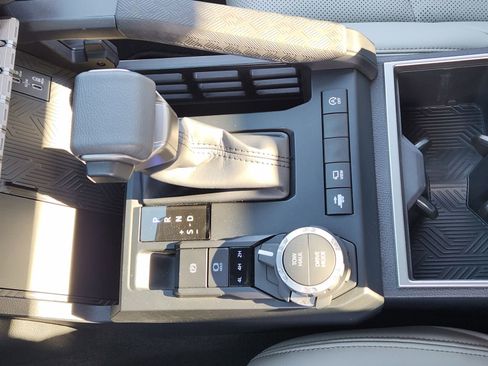 Used 2025 Toyota Tacoma Limited image 23