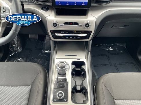 Used 2023 Ford Explorer XLT AWD/4WD image 14