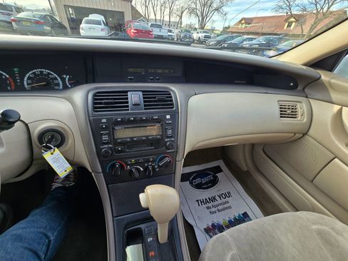 Used 2000 Toyota Avalon XLS image 22