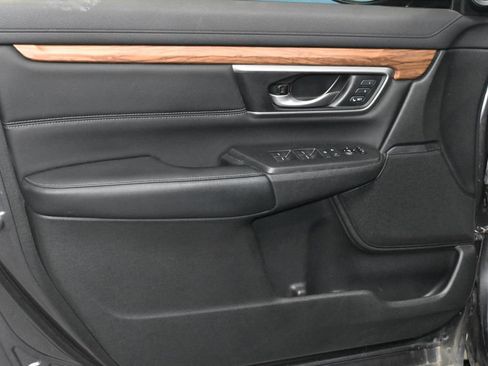 Used 2020 Honda CR-V Touring image 4
