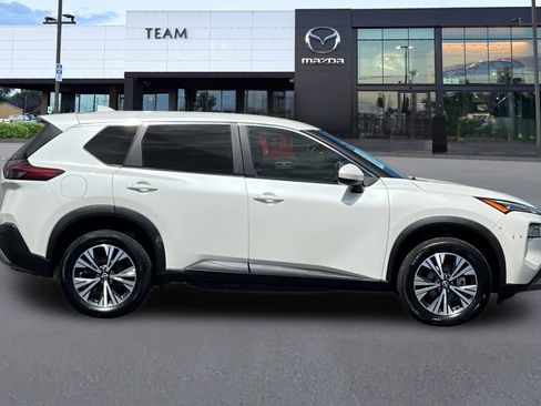 Used 2023 Nissan Rogue SV AWD/4WD image 3