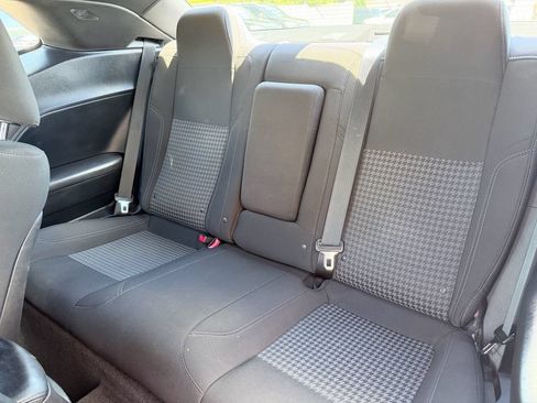 Used 2015 Dodge Challenger SXT RWD image 13