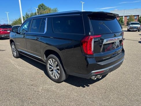 Used 2023 GMC Yukon XL Denali w/ Denali Reserve Package AWD/4WD image 4