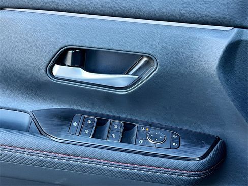 New 2026 Nissan Kicks SR image 17