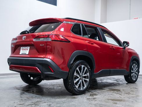 Certified 2023 Toyota Corolla Cross XLE image 9