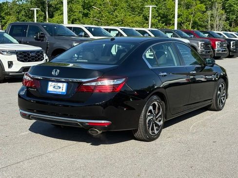 Used 2017 Honda Accord EX-L image 5
