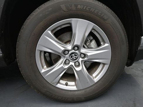 Used 2024 Toyota RAV4 XLE FWD image 11