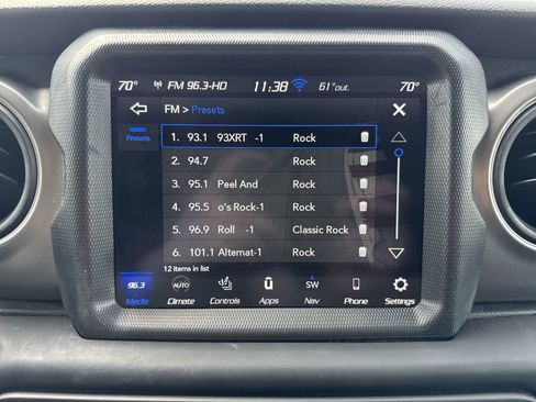 Used 2022 Jeep Wrangler Willys image 17