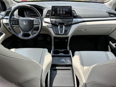 Used 2025 Honda Odyssey EX-L image 16