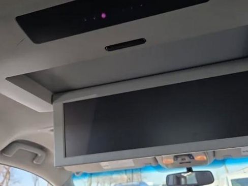 Used 2015 Toyota Sienna SE Premium image 9