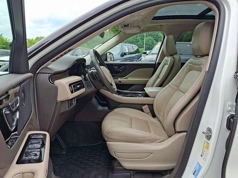 Used 2023 Lincoln Aviator Reserve w/ Equipment Group 201A AWD/4WD image 13