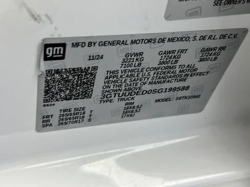 Used 2025 GMC Sierra 1500 SLT AWD/4WD image 27