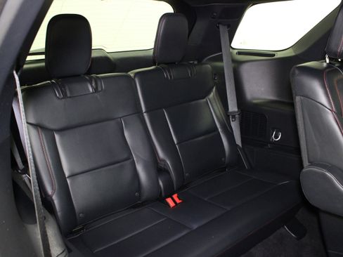 Used 2025 Ford Explorer ST AWD/4WD image 17