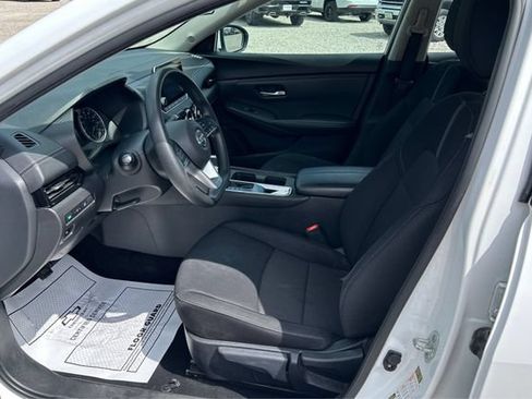 Used 2023 Nissan Sentra SV FWD image 9