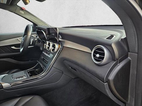 Used 2022 Mercedes-Benz GLC 300 GLC 300 image 21