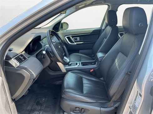 Used 2019 Land Rover Discovery Sport SE image 10