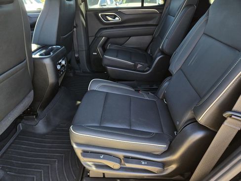 Used 2021 GMC Yukon SLT w/ SLT Premium Package image 24