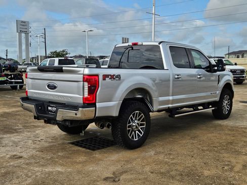 Used 2017 Ford F250 Lariat w/ Lariat Ultimate Package image 3