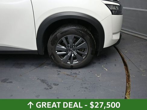 Used 2024 Nissan Pathfinder SV AWD/4WD image 15