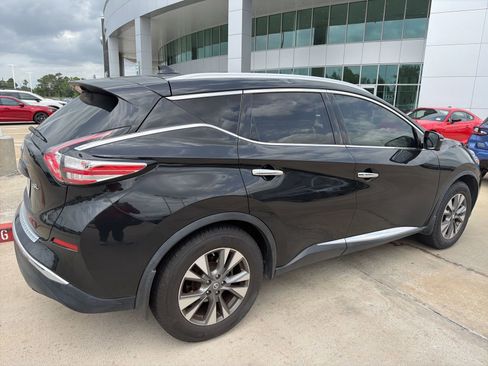 Used 2018 Nissan Murano SL w/ Moonroof Package image 2