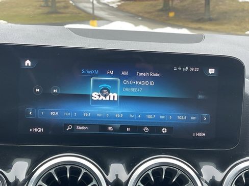 Used 2023 Mercedes-Benz GLA 250 4MATIC image 37