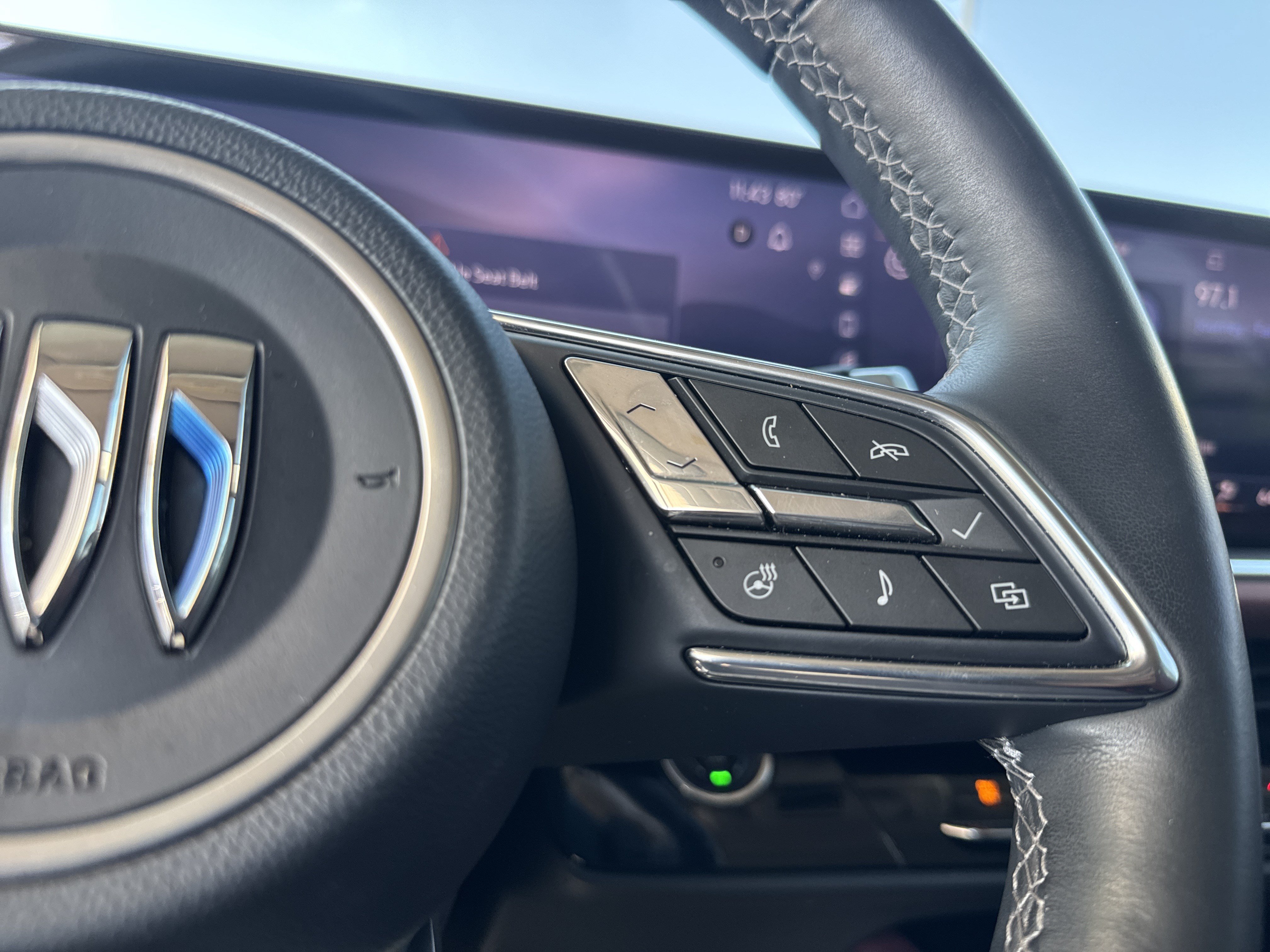 Used 2025 Buick Envision Sport Touring AWD/4WD image 21