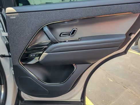 Used 2024 Land Rover Range Rover Sport Dynamic SE image 23