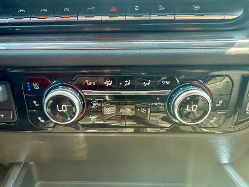 Used 2023 GMC Sierra 1500 SLT w/ SLT Premium Plus Package image 20