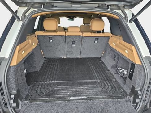 Certified 2025 Land Rover Range Rover SE AWD/4WD image 14