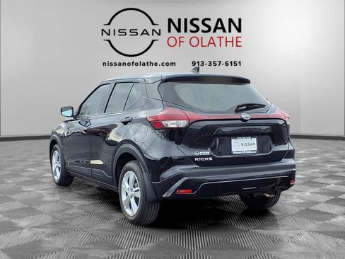 Certified 2025 Nissan Kicks Play S image 3