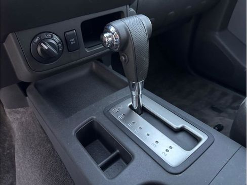 Used 2010 Nissan Xterra S image 19