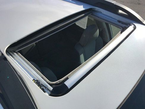 Used 2025 Subaru Outback Premium w/ Popular Package #1A image 9