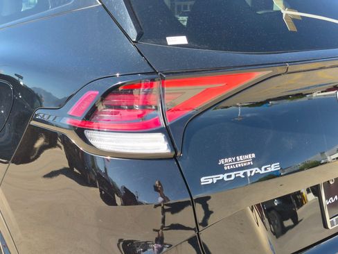 Certified 2025 Kia Sportage SX FWD image 12