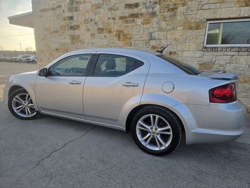 Used 2011 Dodge Avenger Heat image 3