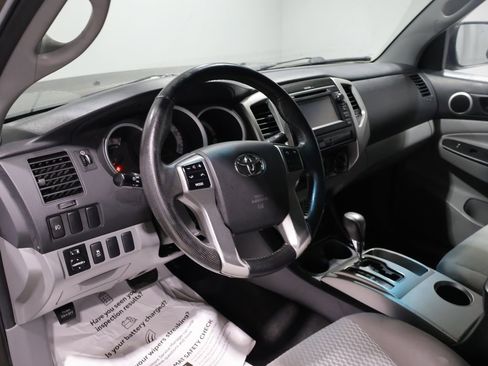 Used 2013 Toyota Tacoma PreRunner w/ SR5 Pkg RWD image 15
