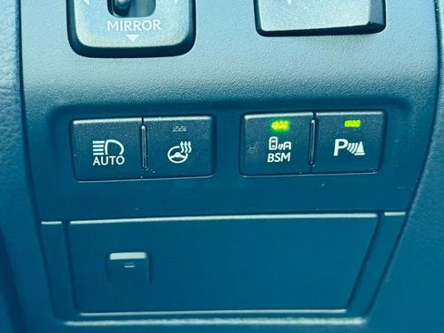 Used 2017 Lexus LS 460 image 18