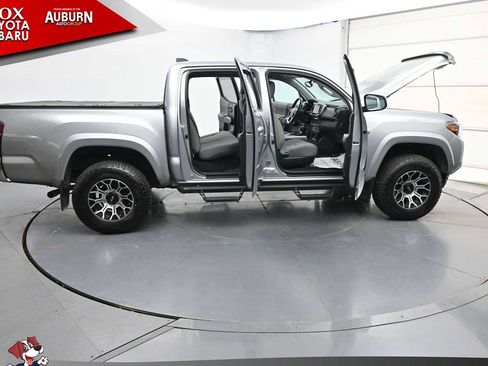 Used 2021 Toyota Tacoma SR5 AWD/4WD image 37