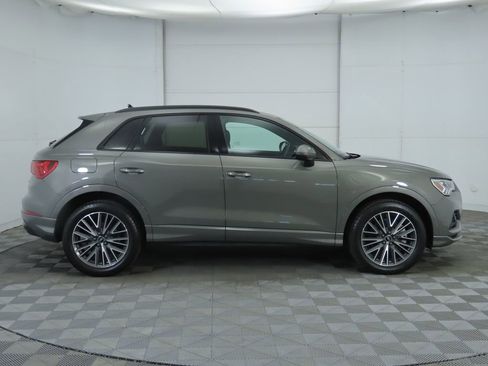 Used 2023 Audi Q3 2.0T Premium w/ Convenience Package image 4