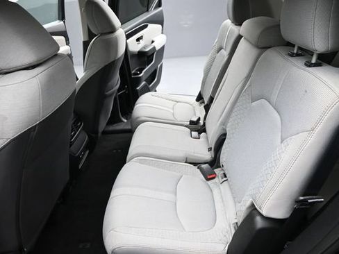 Used 2023 Honda Pilot LX image 15