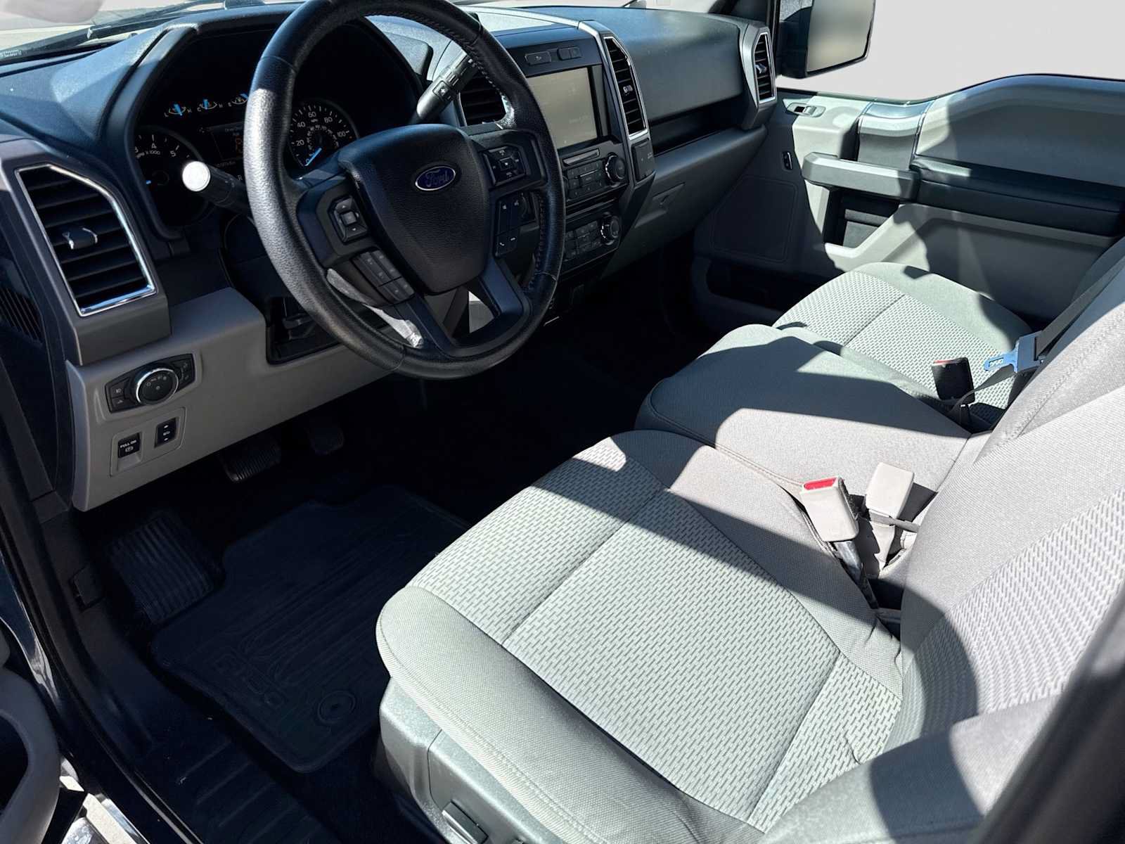 Used 2015 Ford F150 XLT w/ Equipment Group 302A Luxury AWD/4WD image 2