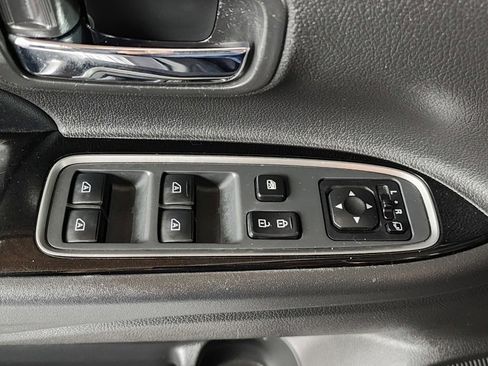 Used 2022 Mitsubishi Outlander SEL image 17