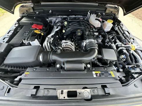 Used 2025 Jeep Gladiator Sport AWD/4WD image 25