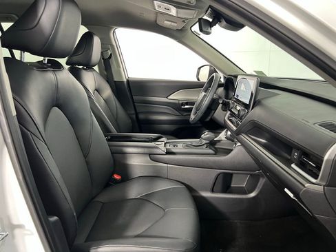 Used 2025 Toyota Grand Highlander FWD image 34