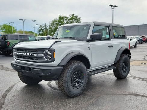 New 2026 Ford Bronco 2-Door AWD/4WD image 8