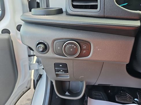 Used 2023 Ford Transit 350 XLT image 30