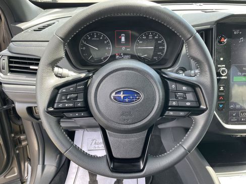 Used 2025 Subaru Forester Premium AWD/4WD image 14